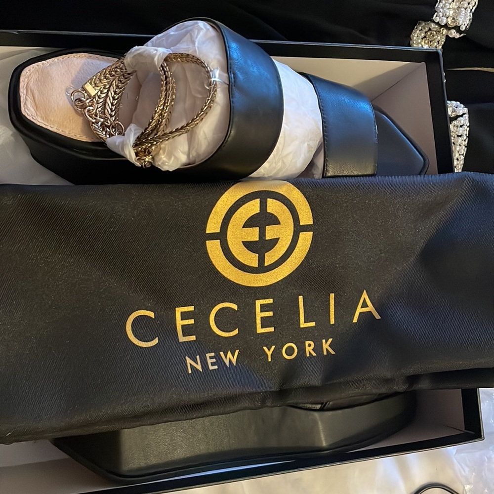 Black sandal with gold detail detachable